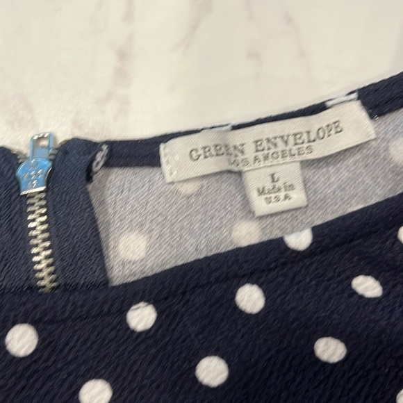 Green Envelope Los Angeles Blouse - Picture 2 of 4